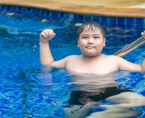 Lớp học bơi giảm giá dành cho trẻ em đủ tiêu chuẩn tại SF Chinatown YMCA