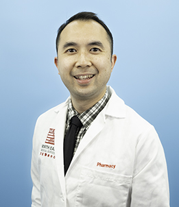 Alvin Chiang, Doctor en Farmacia